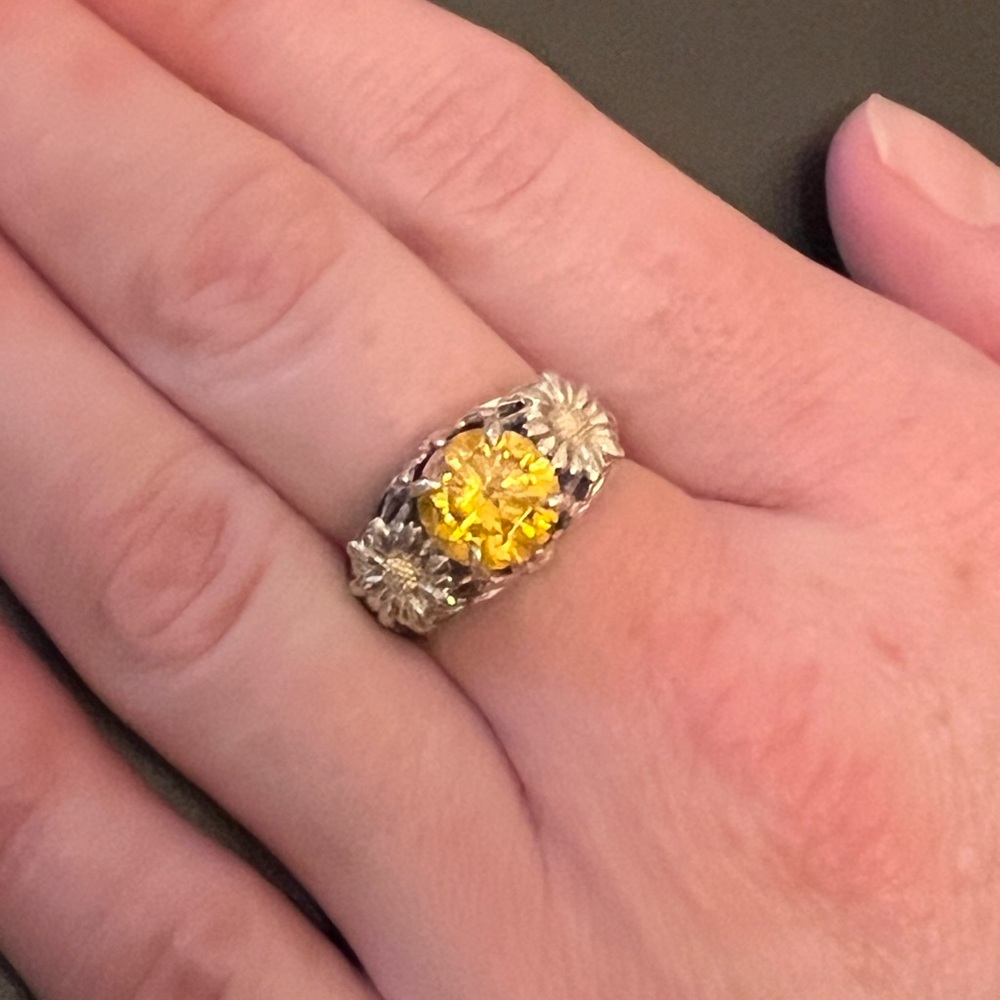 Silver and Yellow Women's Ring - Picture 2 of 6